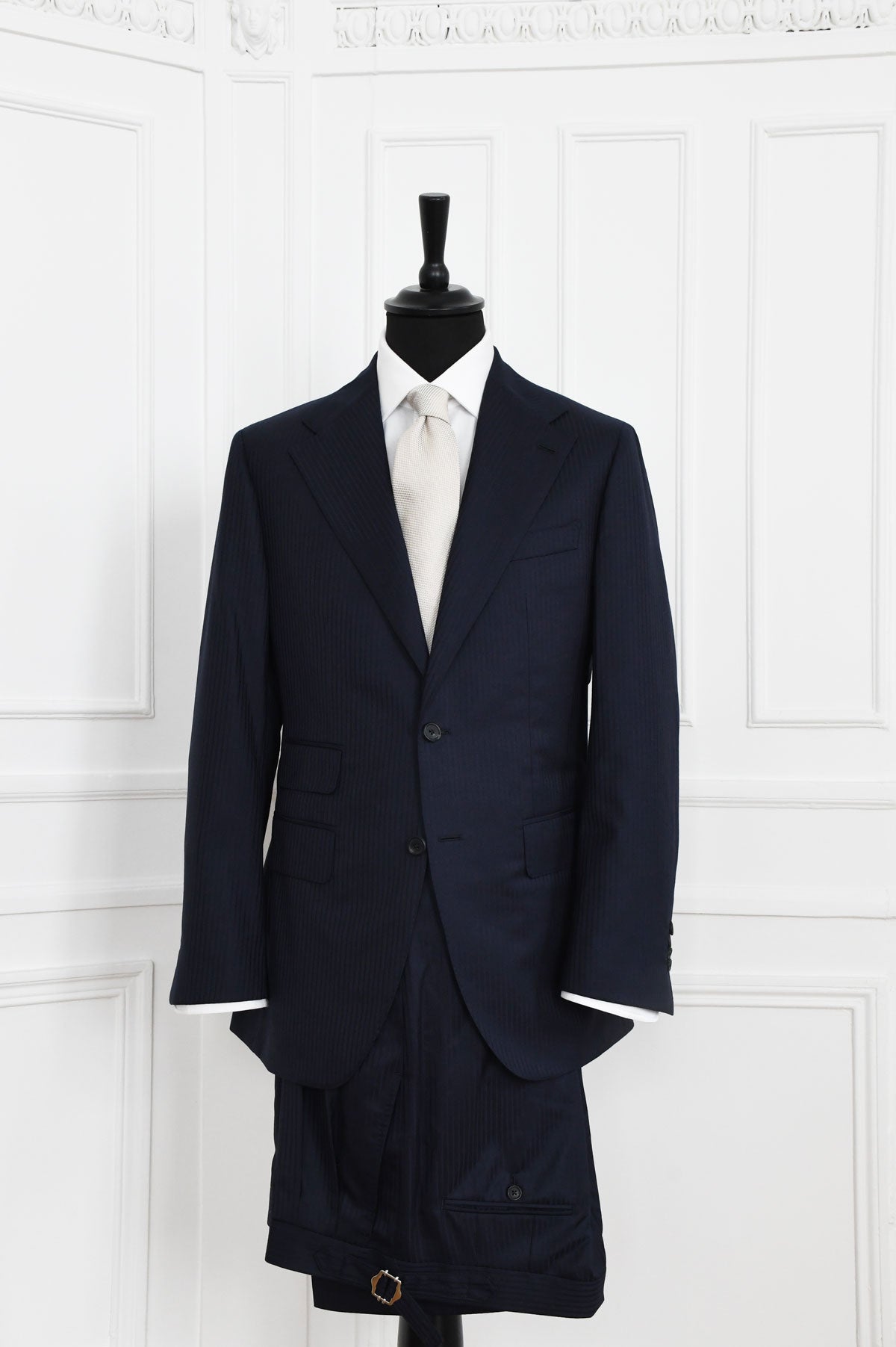 White semi-spread collar chemise by Ardentes Clipei, featuring a classic button-up design and tailored fit.