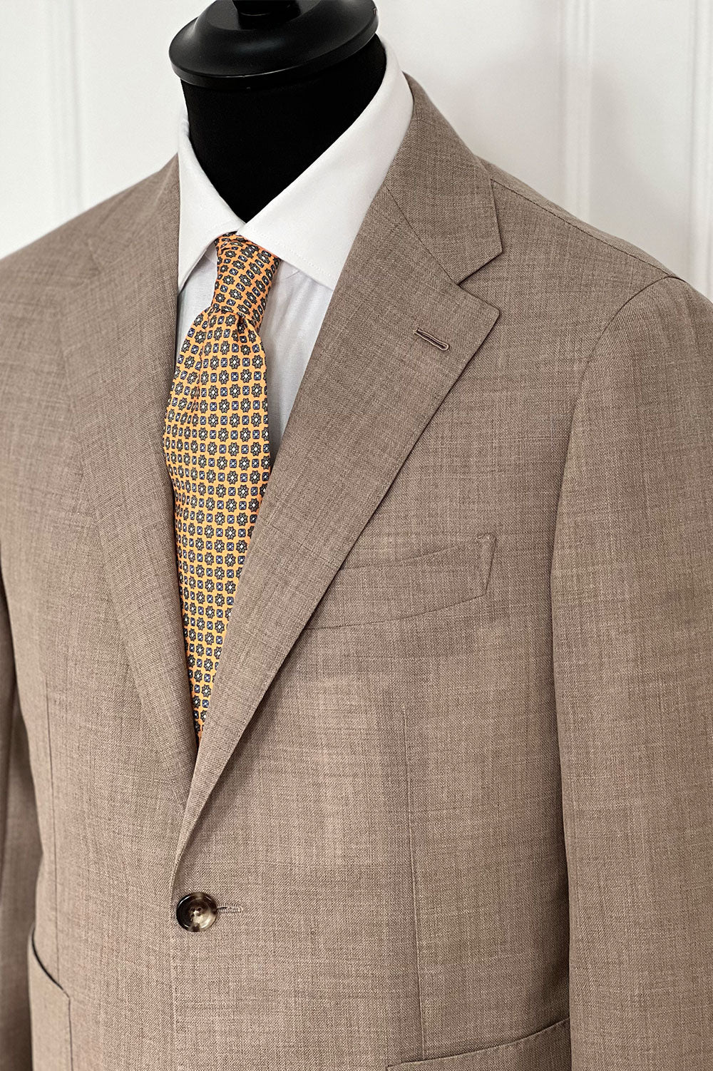 Orange pastel floral motif tie by Ardentes Clipei, featuring a elegant design suitable for formal and stylish occasions.