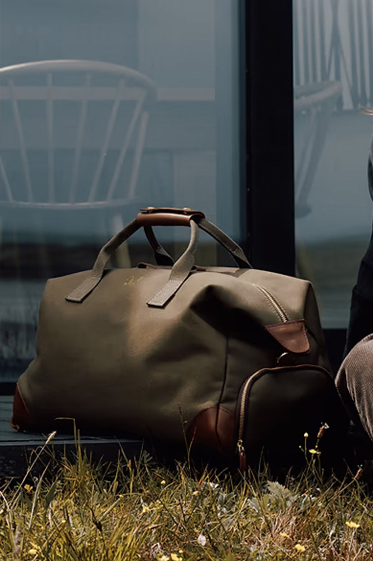 Olive green Bennett Winch Sac Weekender from Ardentes Clipei, showcasing durable leather marquinerie with spacious design and sturdy handles.