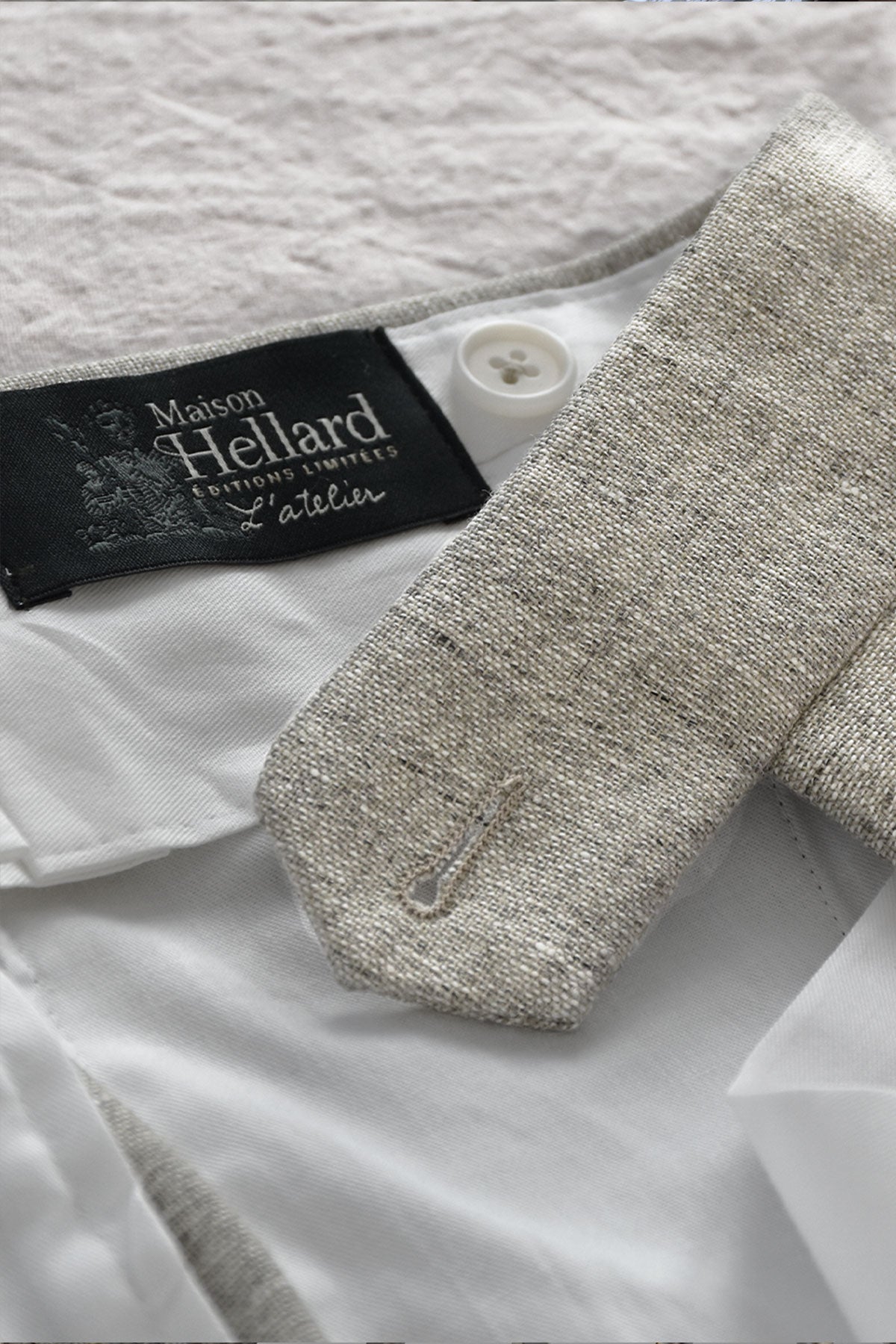 Beige Ardentes Clipei Pantalon Lin Laine Fresco Maison Hellard, stylish and tailored women's trousers, front view.