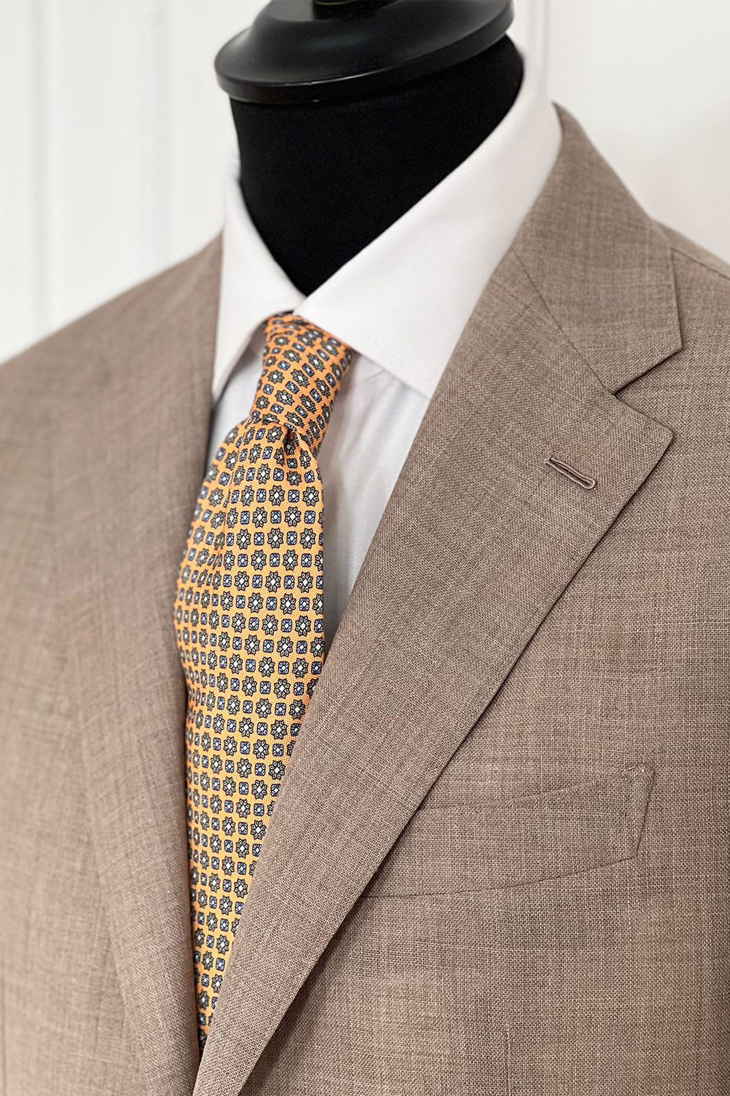 Costume sur mesure beige Standeven Explorer – Ardentes Clipei Paris