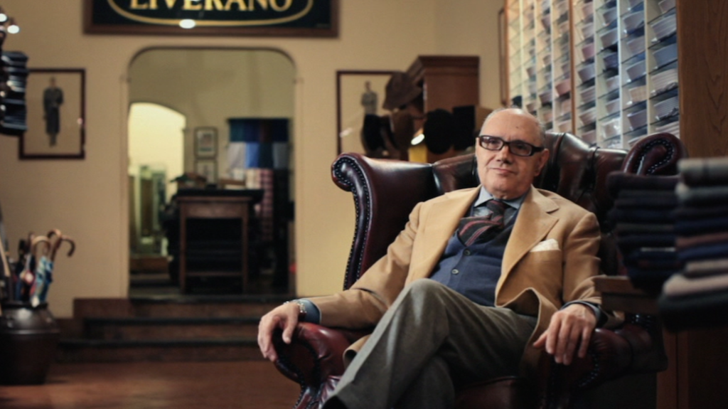 Le maitre-tailleur Antonio Liverano, dans le documentaire du même nom