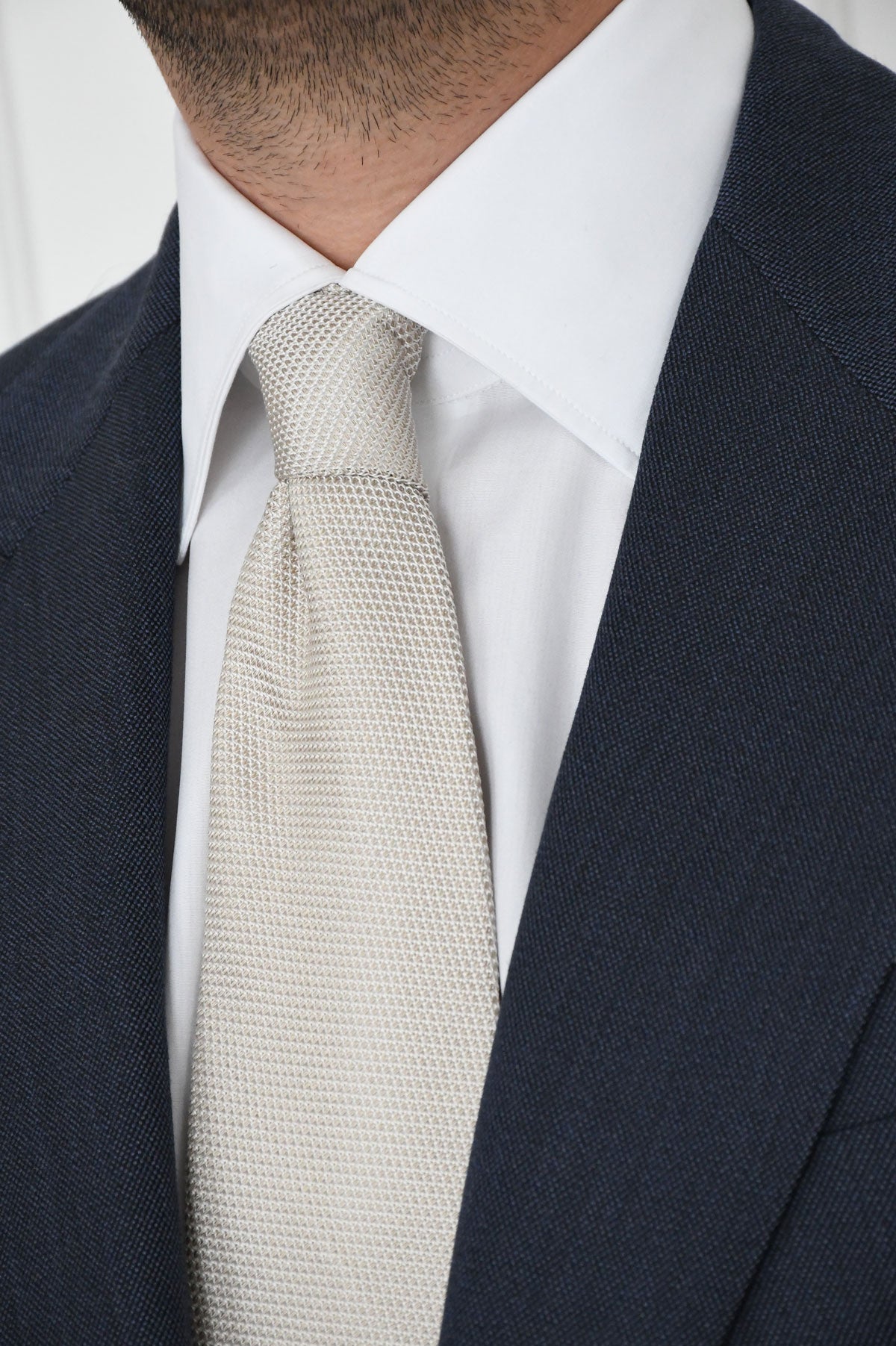 White Ardentes Clipei chemise with semi-spread collar and mousquetaire cuffs, elegant men's dress shirt.