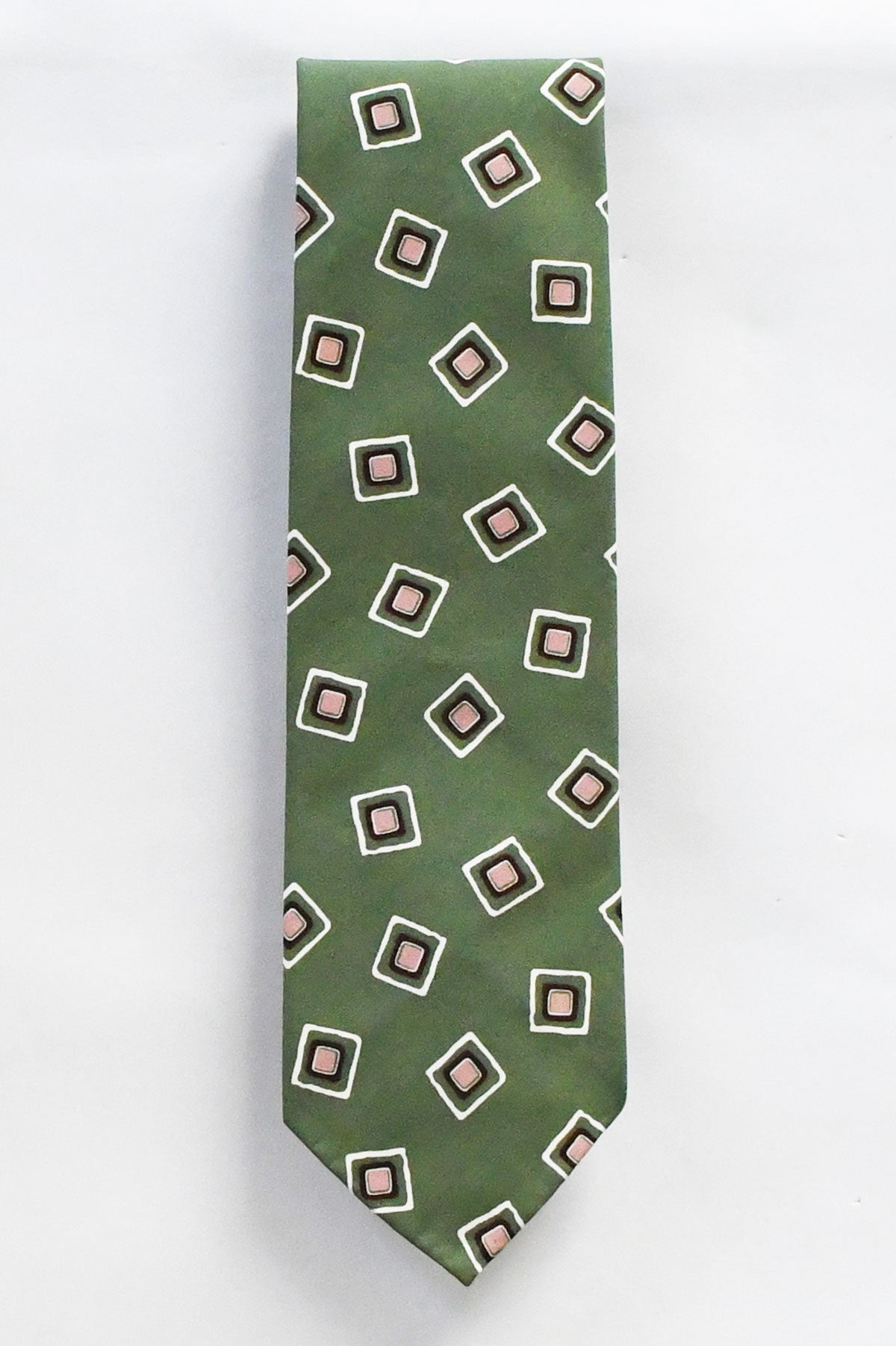 Kaki geometric silk and cotton tie by Ardentes Clipei, featuring a stylish pattern on a professional-looking cravate.