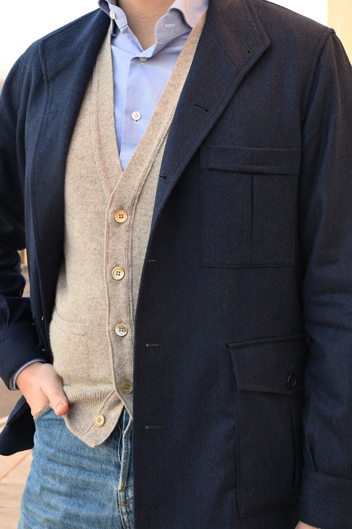 Beige Mélangé Laine d'Agneau Ardentes Clipei Maille Cardigan, lightweight knit, cozy and stylish for casual wear.