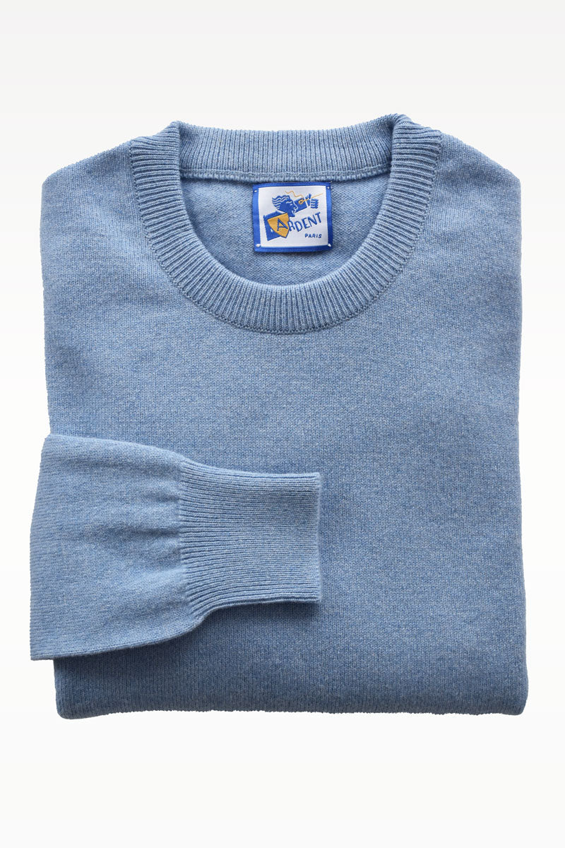 Blue sky lambswool round neck pullover by Ardentes Clipei, soft knit maille sweater with classic fit and cozy texture.
