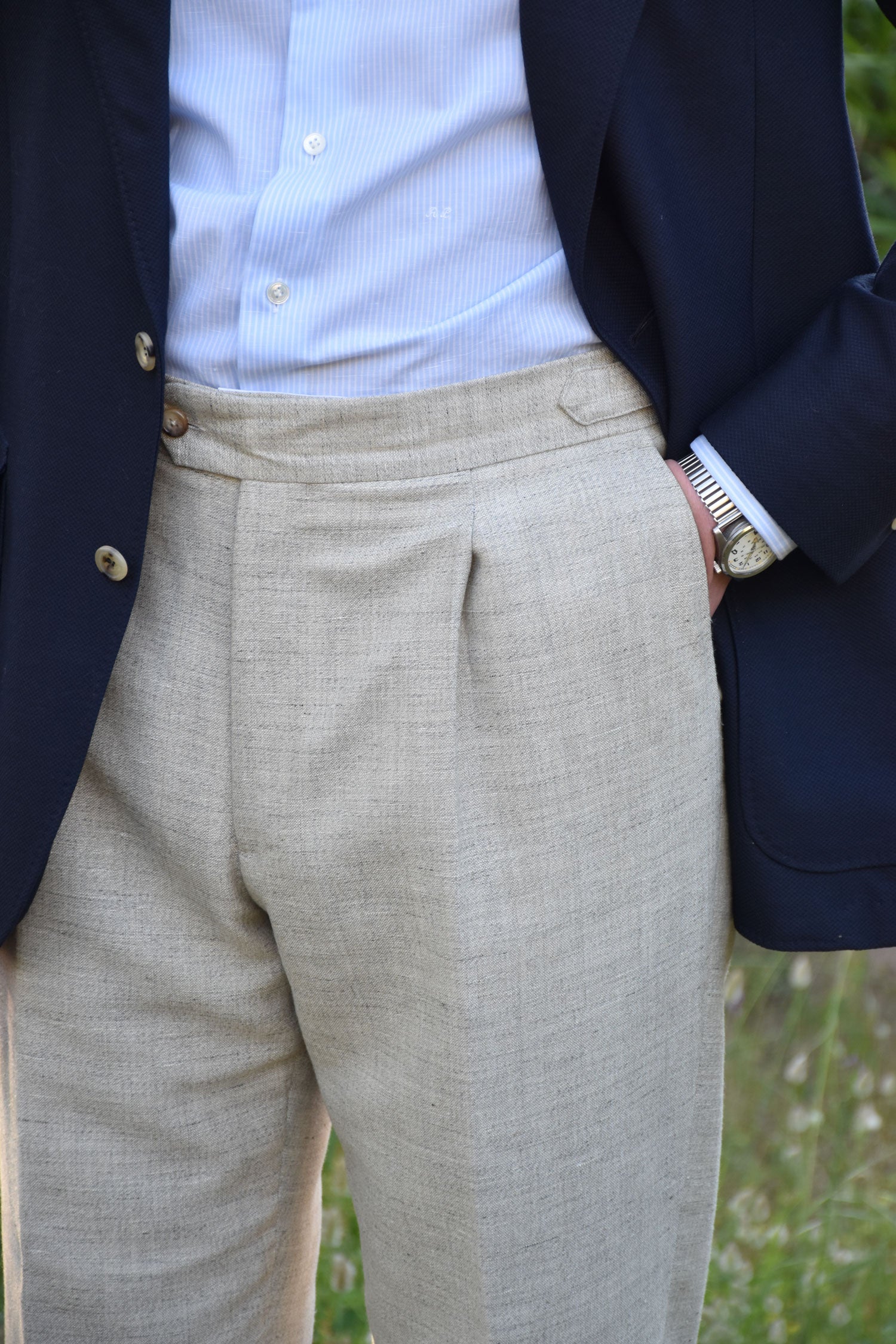 Beige Ardentes Clipei Pantalon Lin Laine Fresco Maison Hellard, stylish and comfortable men's trousers on a plain background.