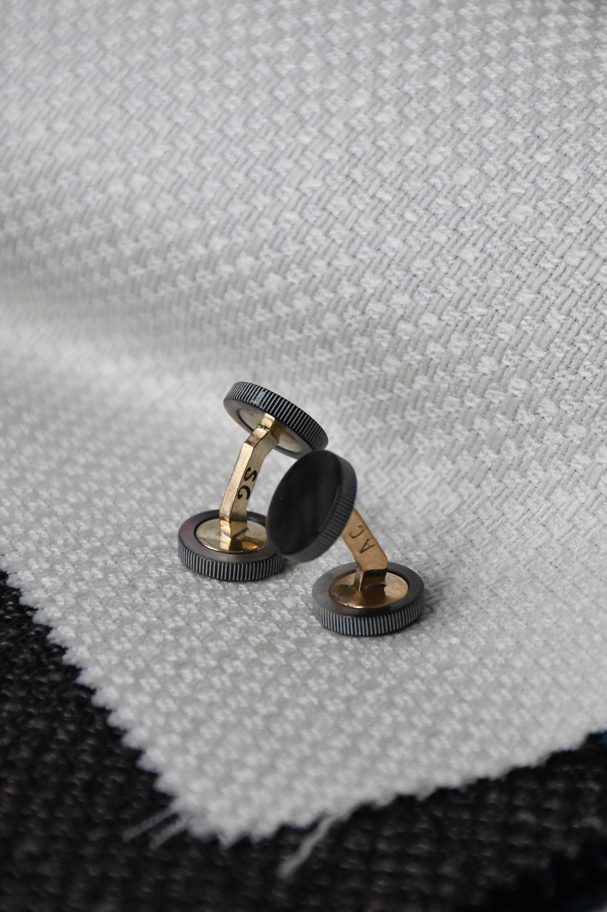 Boutons de manchette Nacre grise cannelée - Samuel Gassmann x Ardentes Clipei