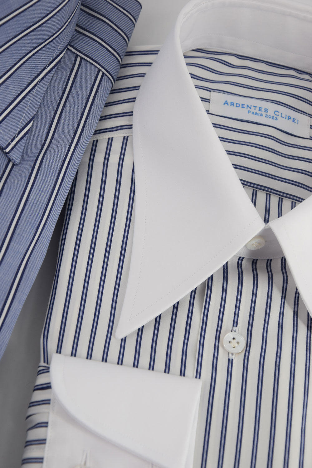 Chemise sur mesure en tissu Thomas Mason – confection Ardentes Clipei