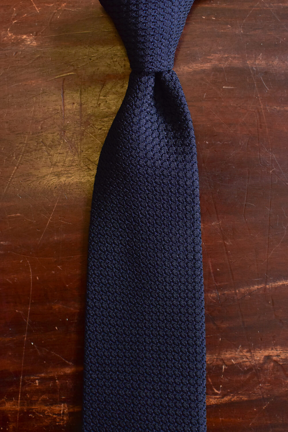 Cravate grenadine de soie bleu marine