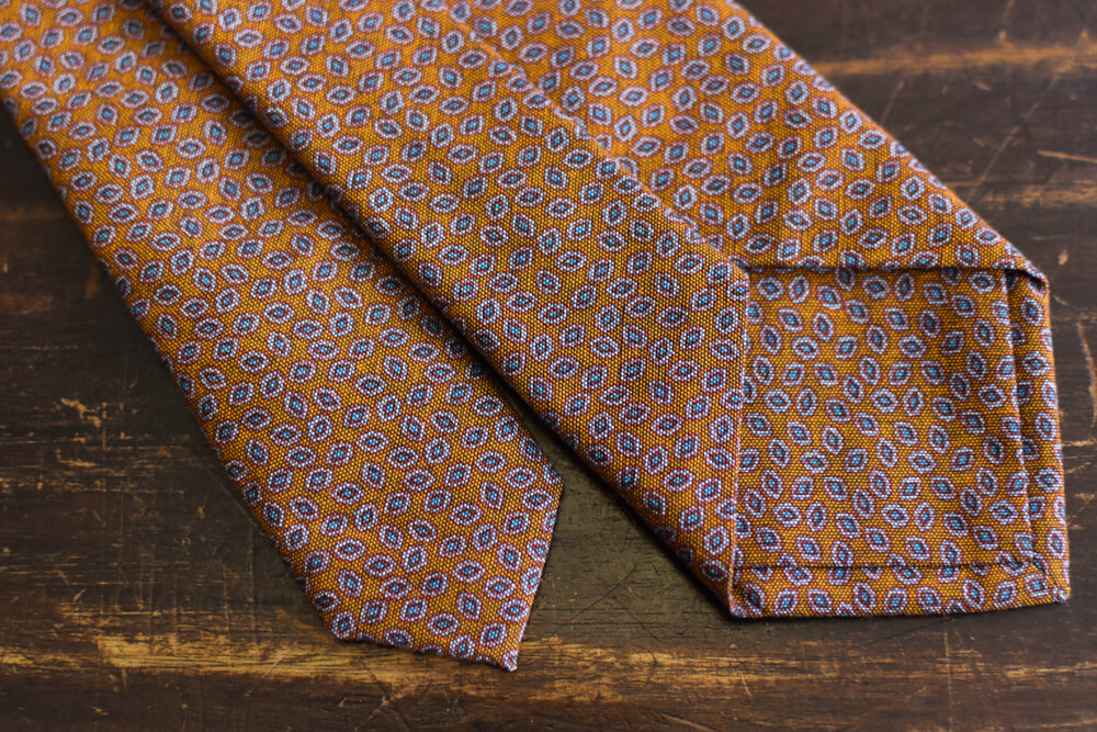 cravate en coton orange et petits motifs-0
