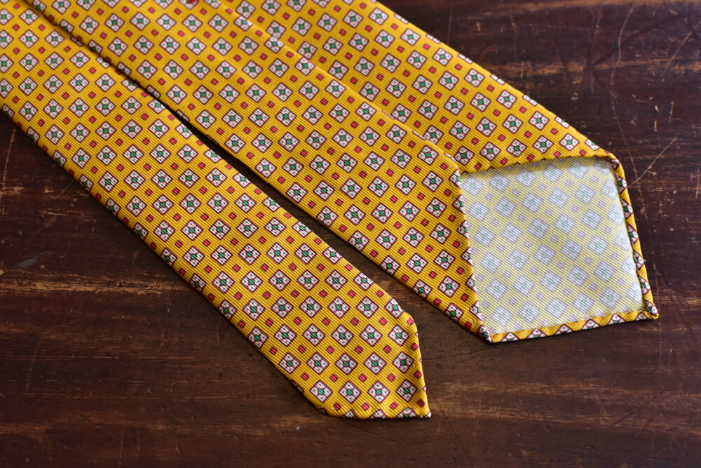cravate jaune non doublee a motifs-0