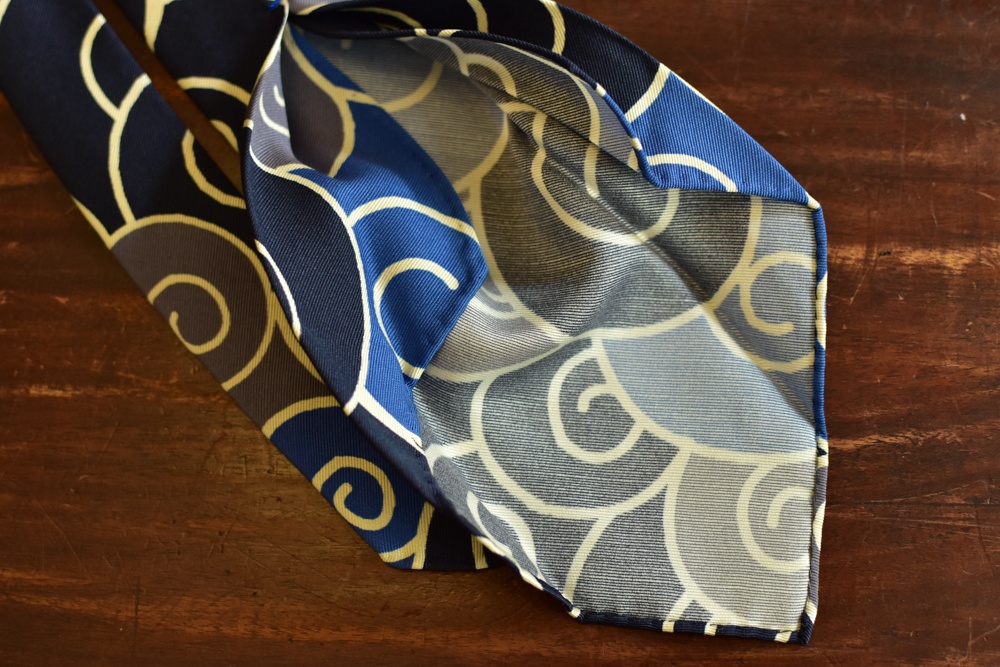 cravate 5 plis soie imprimé japonais bleu