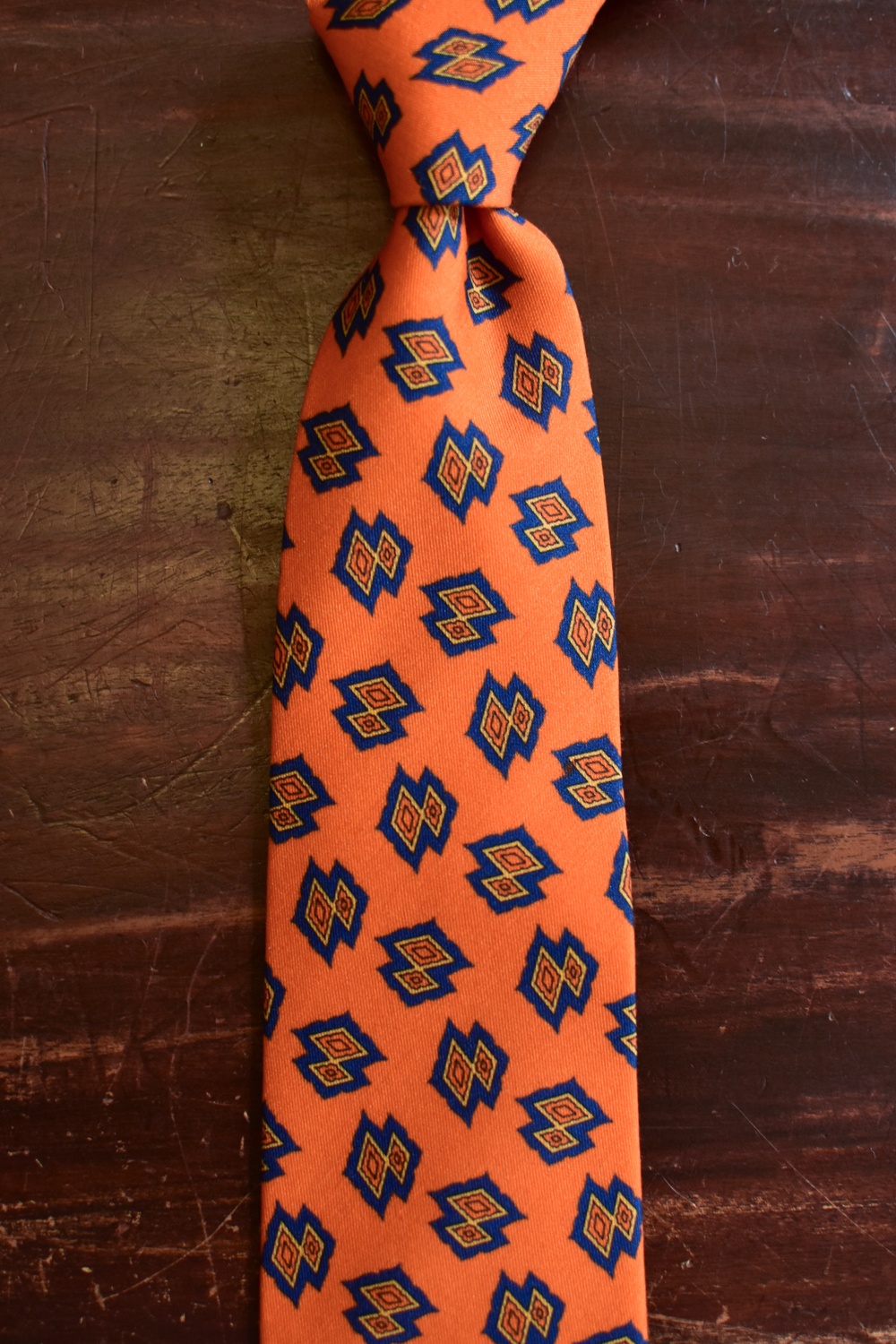 cravate twill de soie et laine orange imprimé losange
