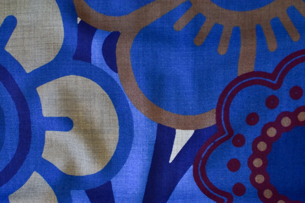 echarpe laine de yack motif floral bleu-1